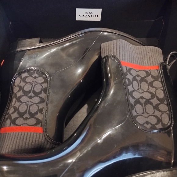 Black and Gray Patterned Ankle Boots - Picture 7 of 9